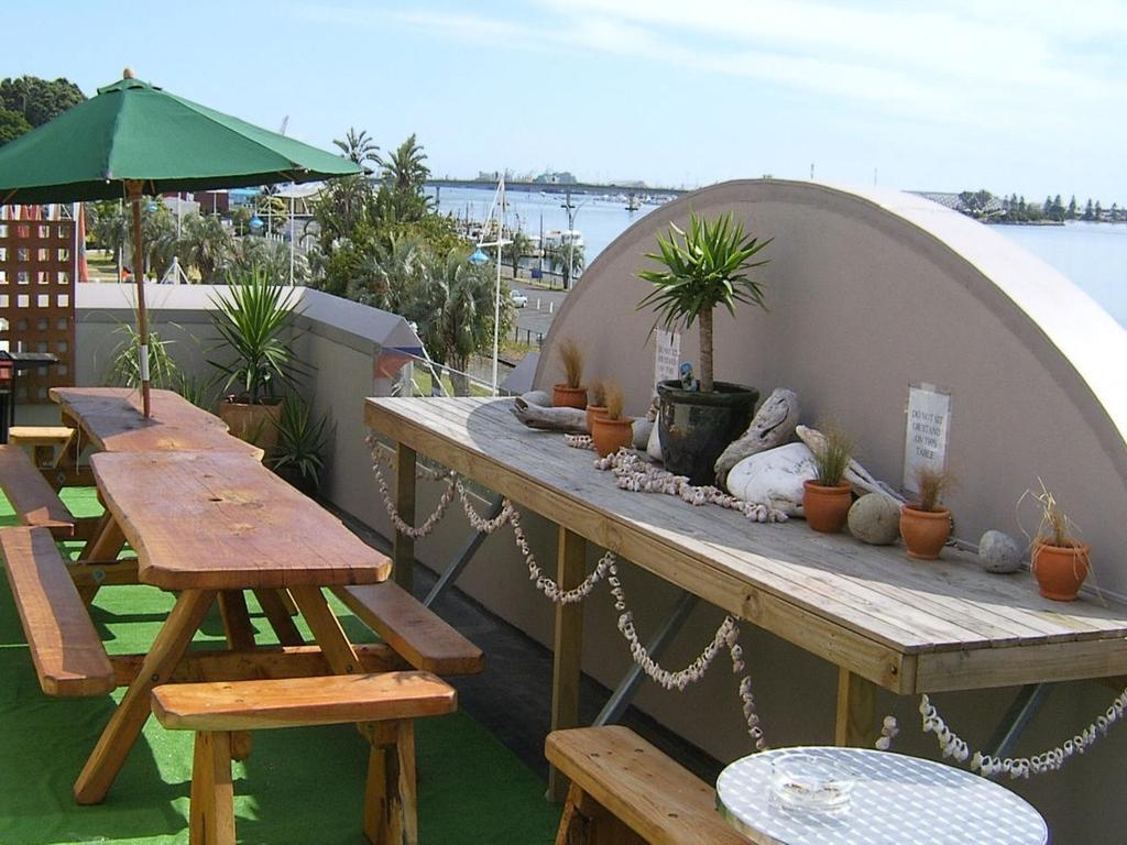 Harbourside City Backpackers Tauranga Exterior photo