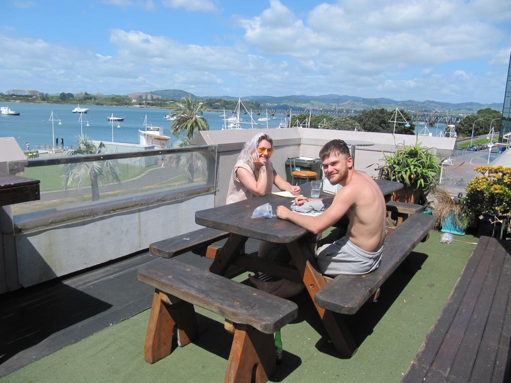 Harbourside City Backpackers Tauranga Exterior photo